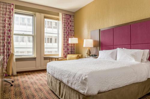The Loop Hotel | Hampton Inn Majestic Chicago Theatre District