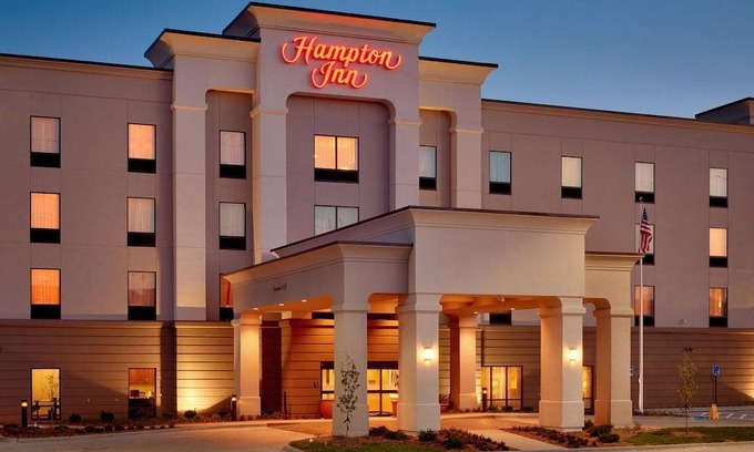 West Omaha Hotel | Hampton Inn Omaha/West Dodge Road