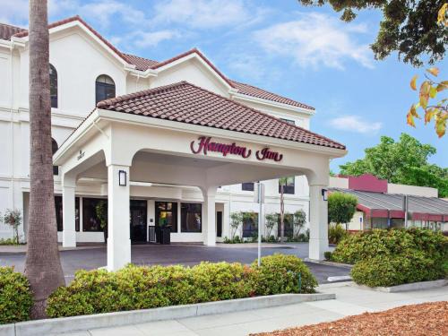 Westside Santa Cruz Hotel | Hampton Inn Santa Cruz