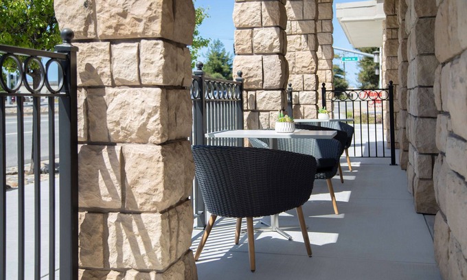 Westside Santa Cruz Hotel | Hampton Inn Santa Cruz West, CA