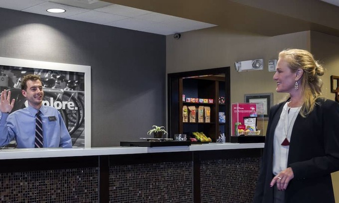 Salt Lake City Hotel | Hampton Inn & Suites Salt Lake City-University/Foothill Dr