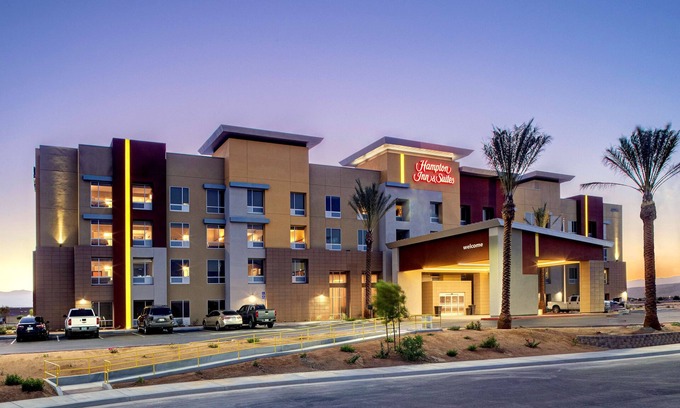 Indio Hotel | Hampton Inn & Suites Indio