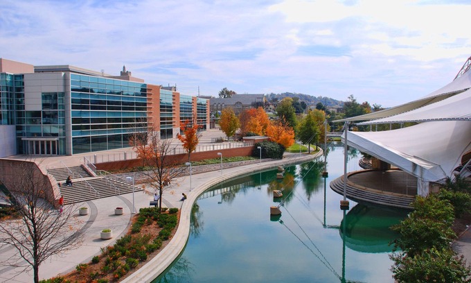 Downtown Knoxville Hotel | Hampton Inn & Suites Knoxville-Downtown