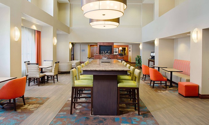 Lancaster Hotel | Hampton Inn & Suites Lancaster