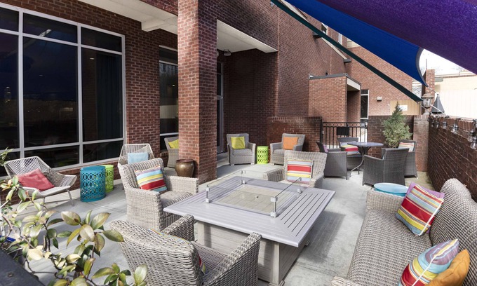 Glenwood South Hotel | Hampton Inn & Suites Raleigh Downtown