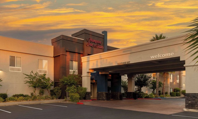Arden-Arcade Hotel | Hampton Inn & Suites Sacramento-Cal Expo