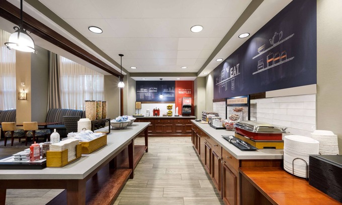 Fredericksburg Hotel | Hampton Inn & Suites Fredericksburg-at Celebrate Virginia