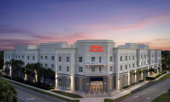 Vero Beach Hotel | Hampton Inn & Suites Vero Beach Downtown