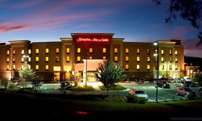 Woodstock Hotel | Hampton Inn & Suites Woodstock, VA