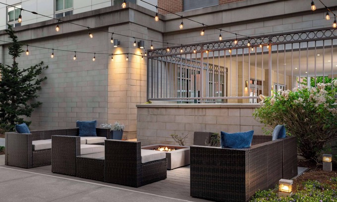 Worcester Hotel | Hampton Inn & Suites Worcester