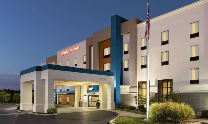 York Hotel | Hampton Inn & Suites York South