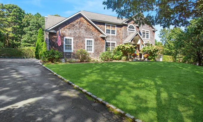 East Quogue House | Hamptons Summer Rental - secluded pool + 5 minutes to beach