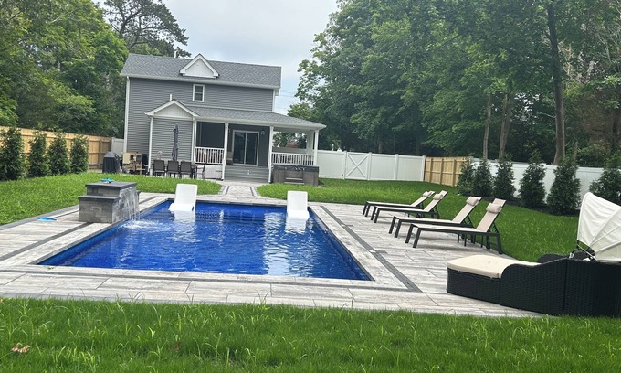 Hampton Bays House | Hamptons + Tiana Bay Retreat Near Pristine Beaches – Luxury 4BR Hamptons Escape