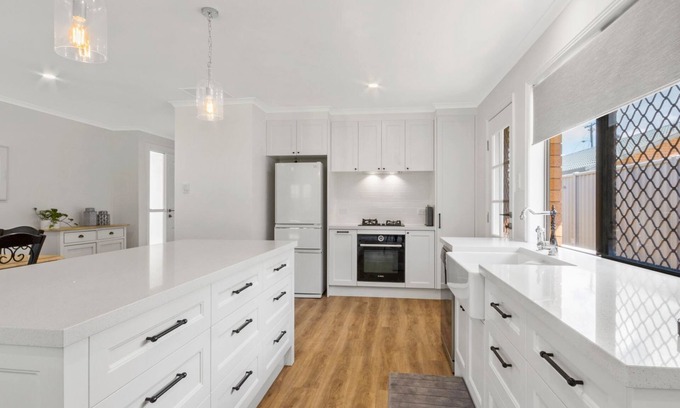 Currimundi House | Hamptons townhouse on Currimundi lake