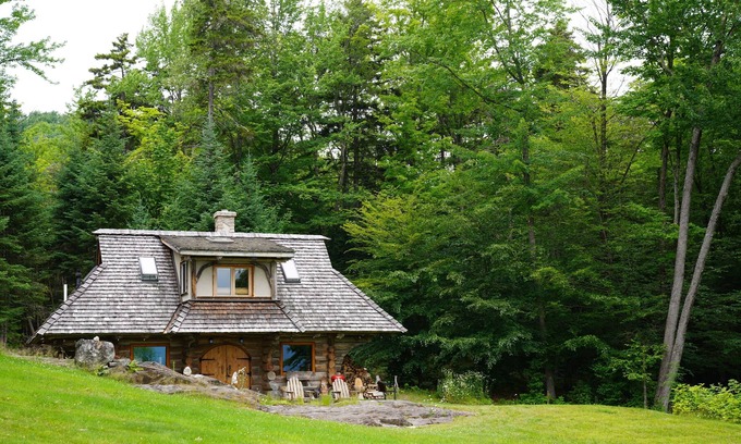 Littleton Cottage | Hand crafted hilltop cottage