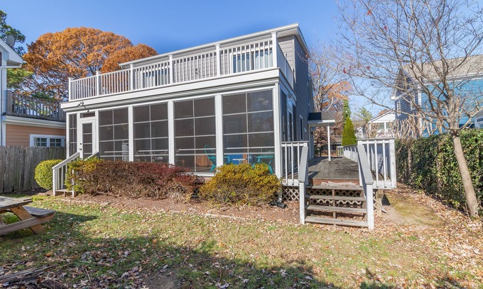 The Pines House | Handicap Accessible! Downtown Rehoboth Beach Sleeps 8 w/Parking Porch