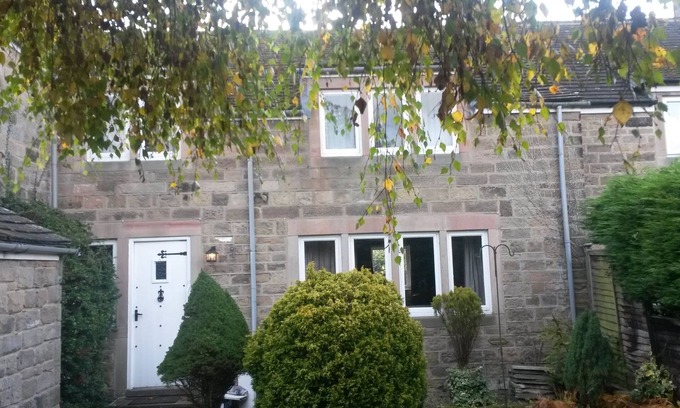 Rowsley House | Handsome house in lovely village of Rowsley, ideal as a Peak District base