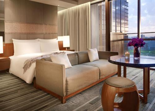 Ratchaprasong Hotel | Hansar Bangkok Hotel
