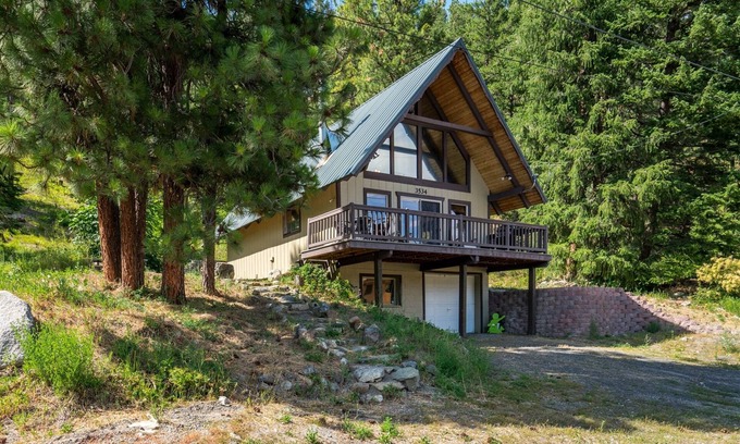 Peshastin House | Hansel Getaway Chalet - Cabin close to Leavenworth