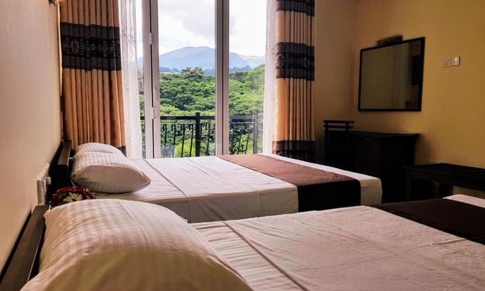 Peradeniya House | Hanthana Mount View