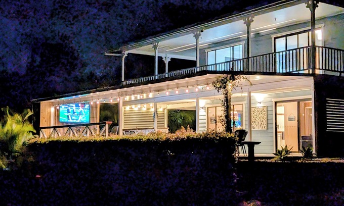 Brisbane Waterfront House | Happy Days/SeaView top of the hill on the front in Bulwer
