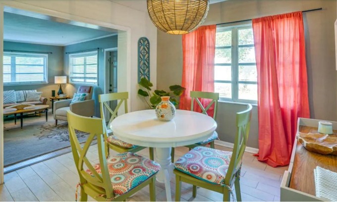 Lakeland House | Happy Days at Two Oaks Entire Home Minutes From Beautiful Lake Hollingsworth
