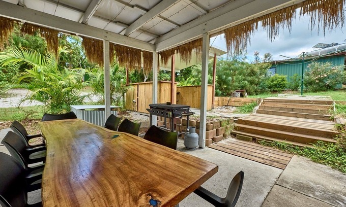 Brisbane Waterfront House | Happy Days On The Beach at Bulwer