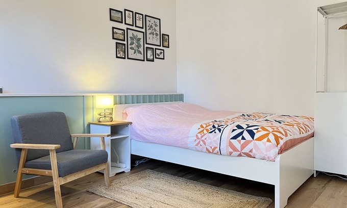 Casselardit Apartment | Happy