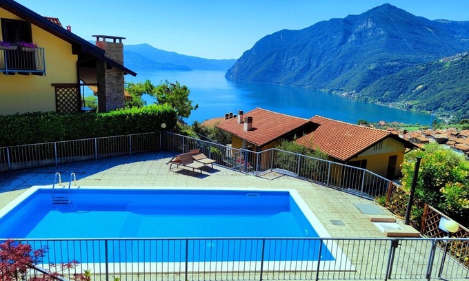 Riva di Solto Apartment | Happy Guest Apartments Lake Panorama and Pool
