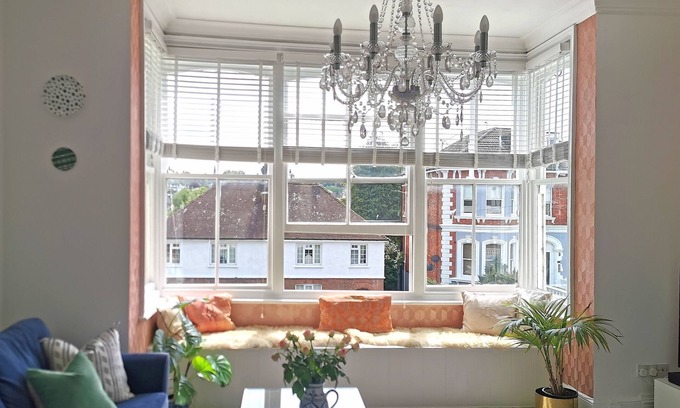 Royal Tunbridge Wells Apartment | Happy home from home apartment