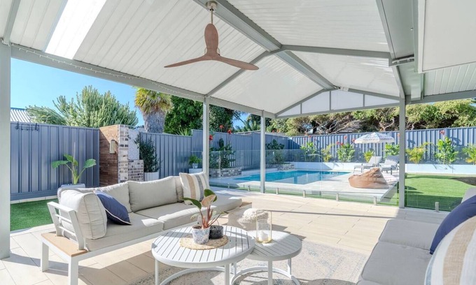 Connolly House | Happy Holiday Haven