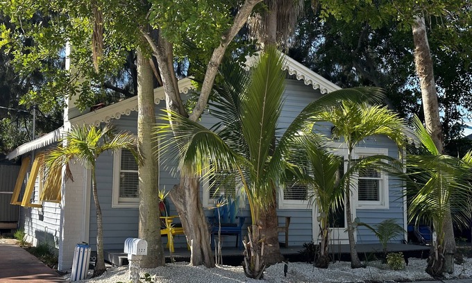 Sunset Beach Cottage | Happy Hour Cottage on Sunset Beach Treasure Island, FL. Steps from the Beach!