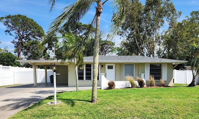 South Venice House | HAPPY HOUSE by the SEA, Dog Friendly!