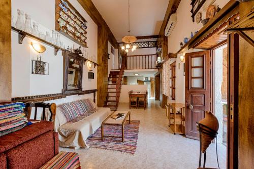 Malonas House | Hara's Traditional Detached House in Malona