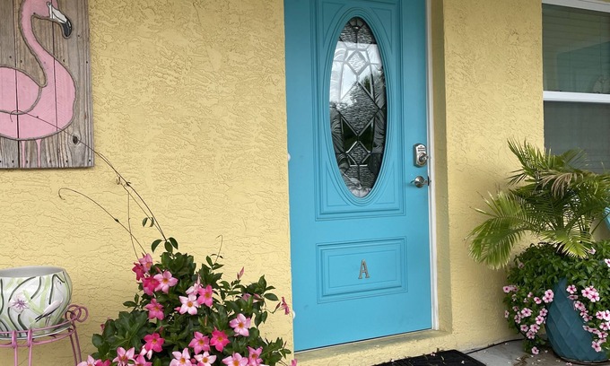Safety Harbor House | 'Harbor Hide Away' - Victorian Sweetheart