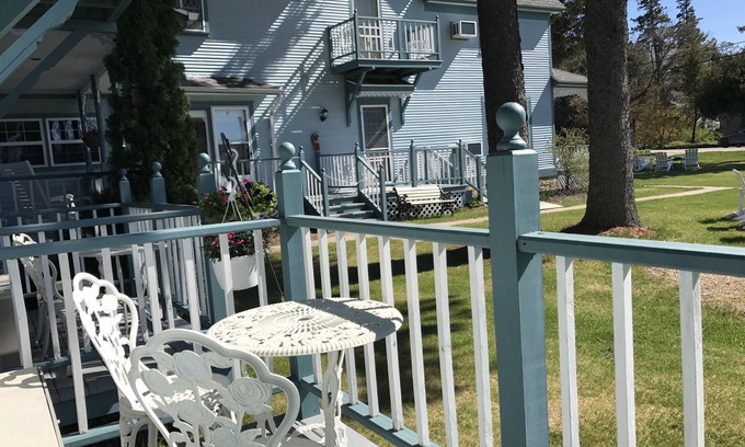 Gills Rock Hotel | Harbor Light Inn