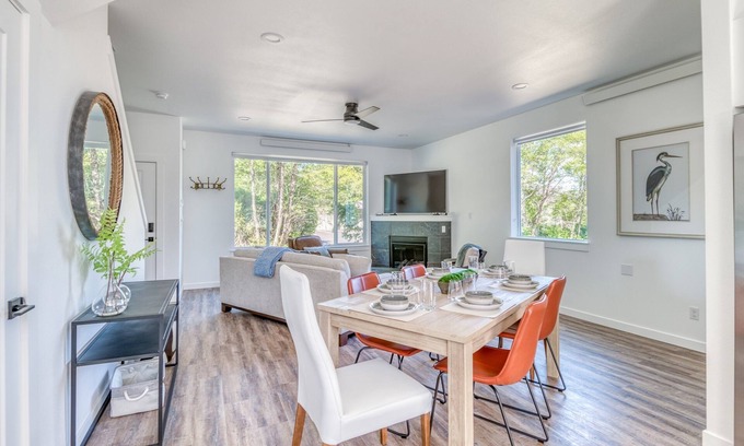 Depoe Bay House | Harbor Lights 3: New 2024, Hot Tub, Pet OK