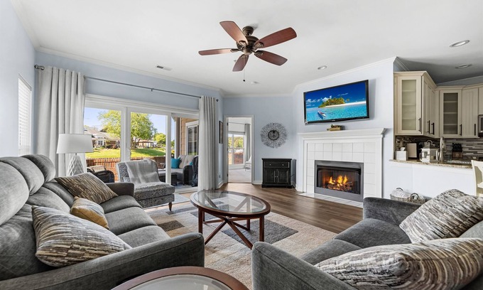 Cornelius Condo | Harbor View - Lake Norman Vacation Condo Rental - Dog Friendly!