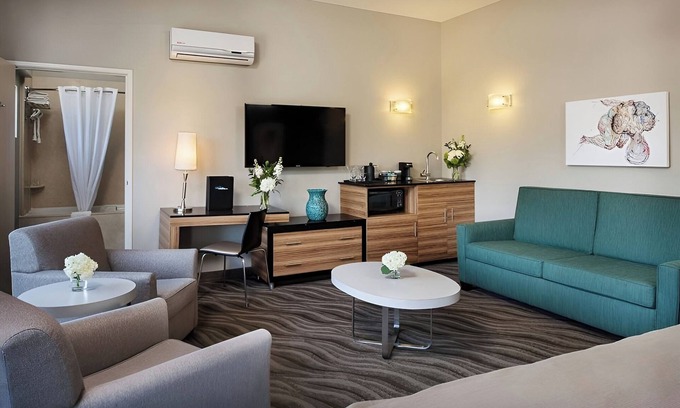 Little Italy Hotel | Harbor View Room Near Cruise Terminal – 8 Minutes to Balboa Park | 2 Units