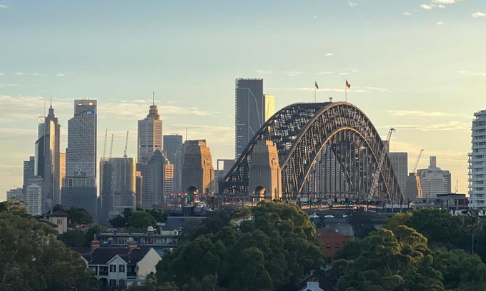North Sydney Apartment | Harbour Bridge views