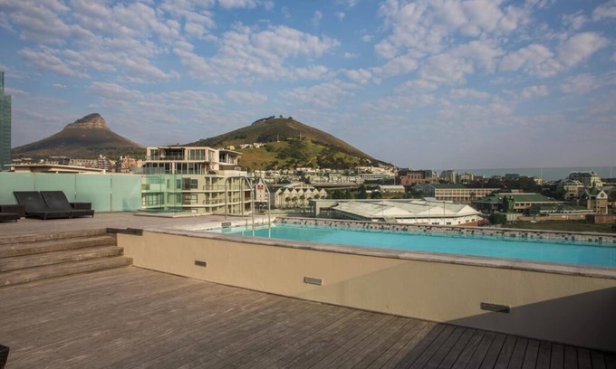 Victoria and Alfred Waterfront Apartment | Harbour Bridge - Waterfront Precinct