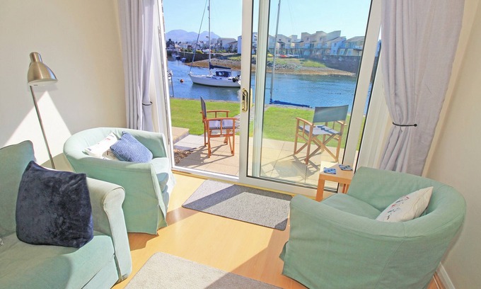 Borth-y-Gest Cottage | Harbour Escape