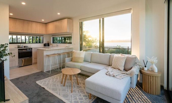 Tauranga House | Harbour Haven - A Sunset Oasis!
