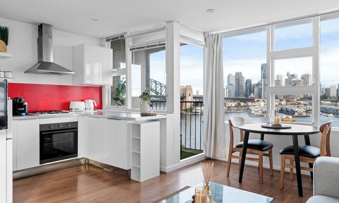 McMahons Point Apartment | Harbour Horizons Chic Studio Above Sydneys Icons