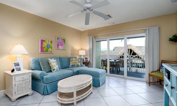Fort Myers Beach Apartment | Harbour House at the Inn 204
