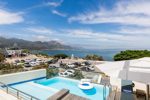 Hermanus City-Centre Hotel | Harbour House Hotel - Harbour Square
