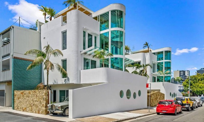 Wickham House | 'Harbour Lights' Iconic Maritime-inspired Living