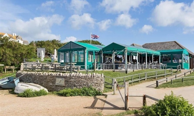 West Bay Cottage | Harbour View Apartment