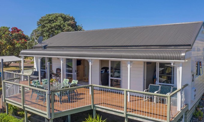 Pauanui House | Harbour View Haven - Pauanui Holiday Home