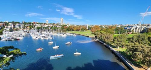 Elizabeth Bay Apartment | Harbourfront Bliss - 2 bedrooms, parking, balcony